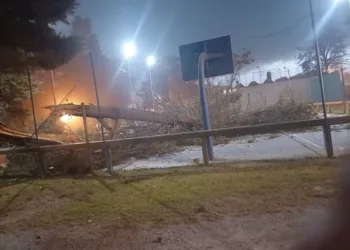 Tormentas con mucho viento en  la provincia: destrozos en Olavarría