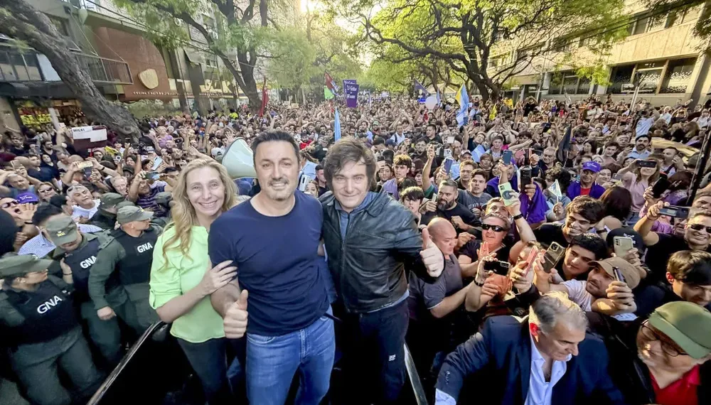 Milei llevó su caravana a Mendoza: «No se dejen ganar por el pesimismo»