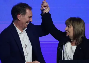 Diego Santilli ya apunta a la gobernación: «La provincia quiere un cambio, los invito a esa batalla»