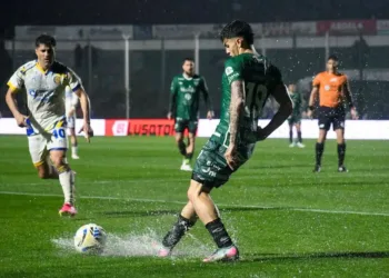 Sarmiento y Rosario Central reanudan su partido pendiente en Junín