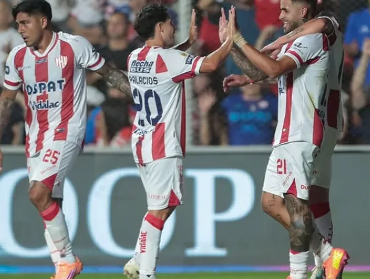 Unión goleó a Defensa y Justicia por 3-0 y volvió a acercarse a la punta de la zona A del Torneo Clausura 2025