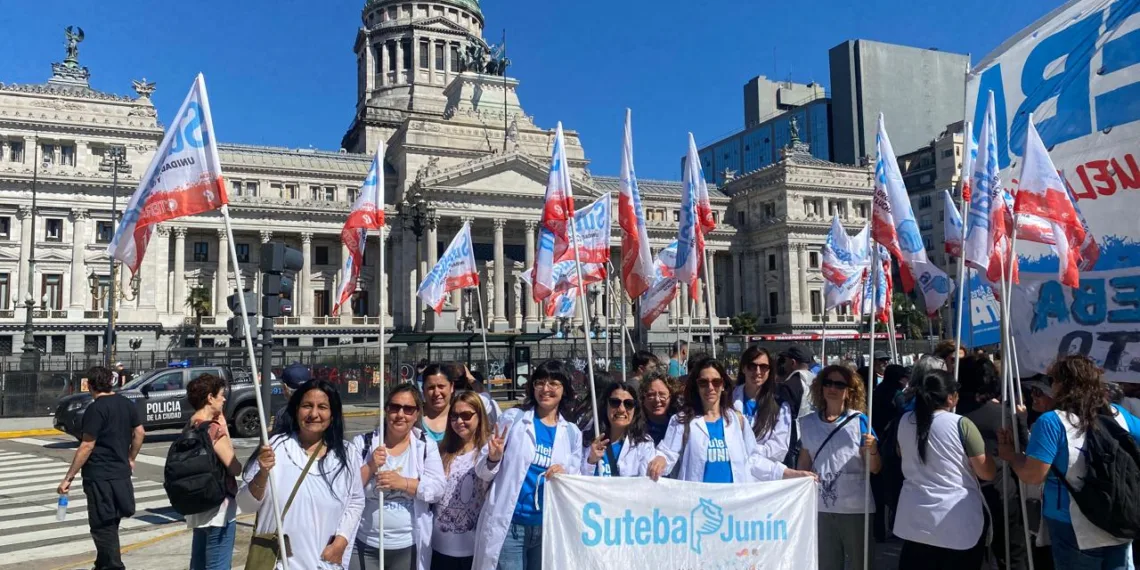 Juninenses presentes en la Marcha Federal Educativa