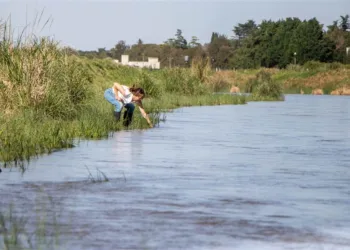 Refuerzan los controles y monitoreos por el barigüí en el río Salado