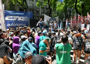 El Gobierno definirá el aumento del Salario Mínimo Vital y Móvil por decreto