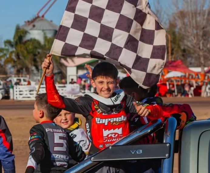 Hugo “La Joya” Casanovas, el niño campeón que hace historia en Junín