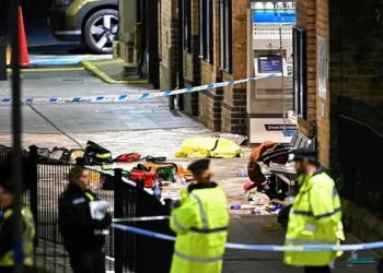 Horror en un tren de Londres: 10 apuñalados y 2 detenidos