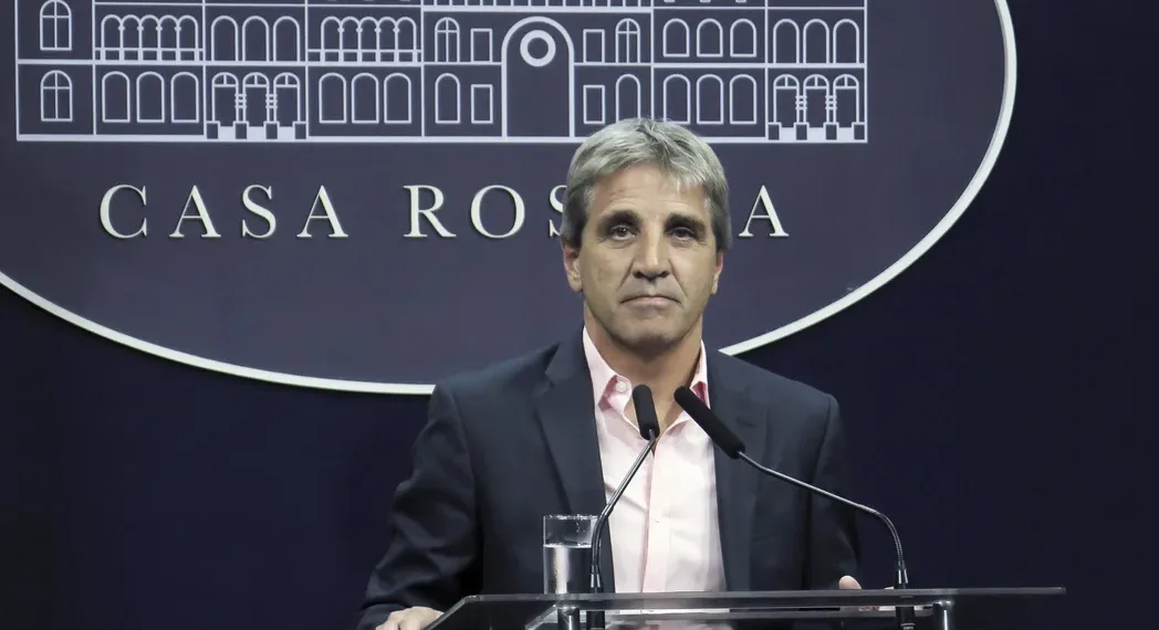 Caputo volvió a negar que el dólar esté atrasado