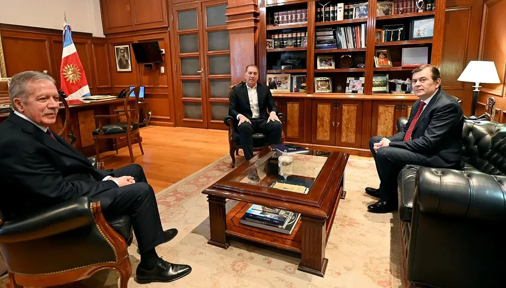 Santilli visita Misiones y trabaja para cerrar la agenda con los 20 gobernadores