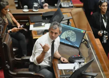 Evalúan desdoblar las extraordinarias:  Presupuesto, reformas y el nuevo Código Penal