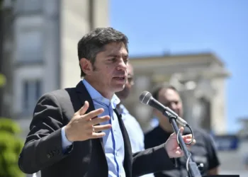 Kicillof denunció «persecución judicial» y pidió la domiciliaria para Julio De Vido