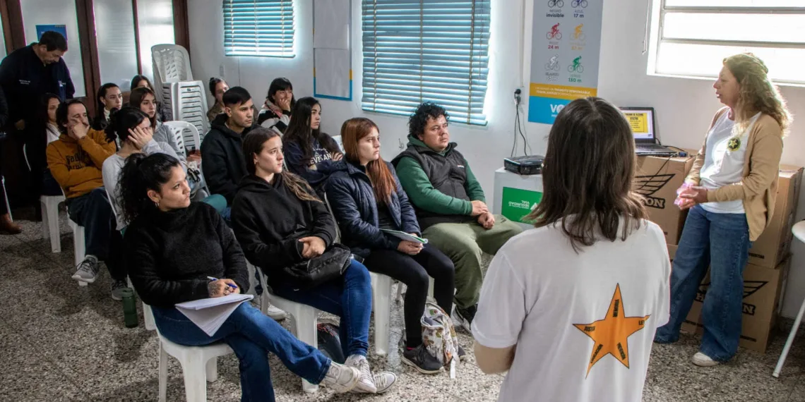Funcionarios de 9 de Julio visitaron la AMSV para interiorizarse sobre programas y campañas de concientización