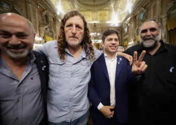 Mientras negocian paritarias, gremios piden que se le apruebe el Presupuesto a Kicillof