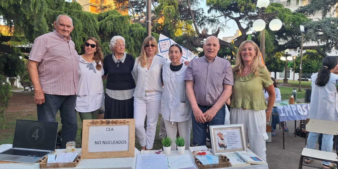 Egresan estudiantes mayores de 70 años de la Educación Primaria de Adultos