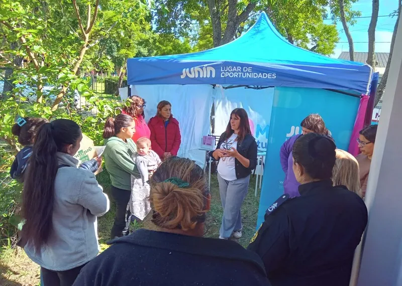 Agustina vivió una jornada de servicios, cercanía y atención municipal con “La Muni en tu Barrio”