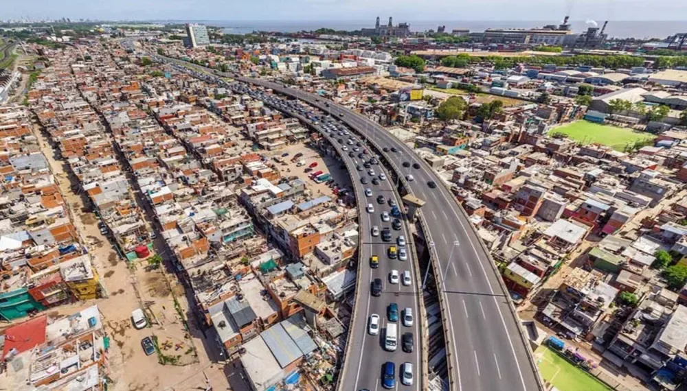 Servicios básicos: el 46,2% de los hogares no accede al menos a uno de ellos