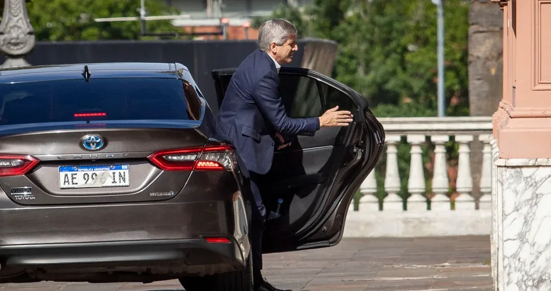 Luis Caputo recibe a Jorge Macri este martes