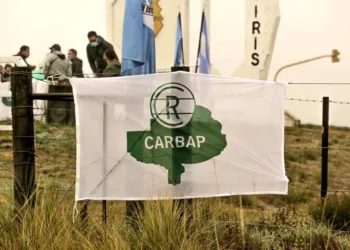 Carbap contra el gobernador Kicillof, esta vez por los cargos políticos