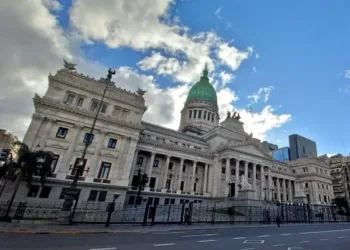 El Gobierno busca convocar a sesiones extraordinarias antes del 10 de diciembre