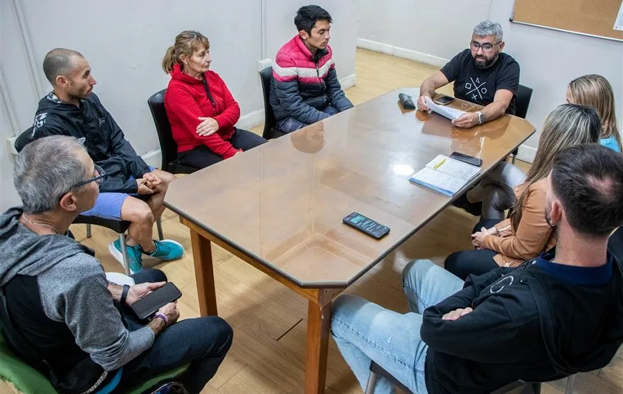 Atletismo: certificados para atletas que representarán a Junín en la competencia de la ciudad de Bolívar