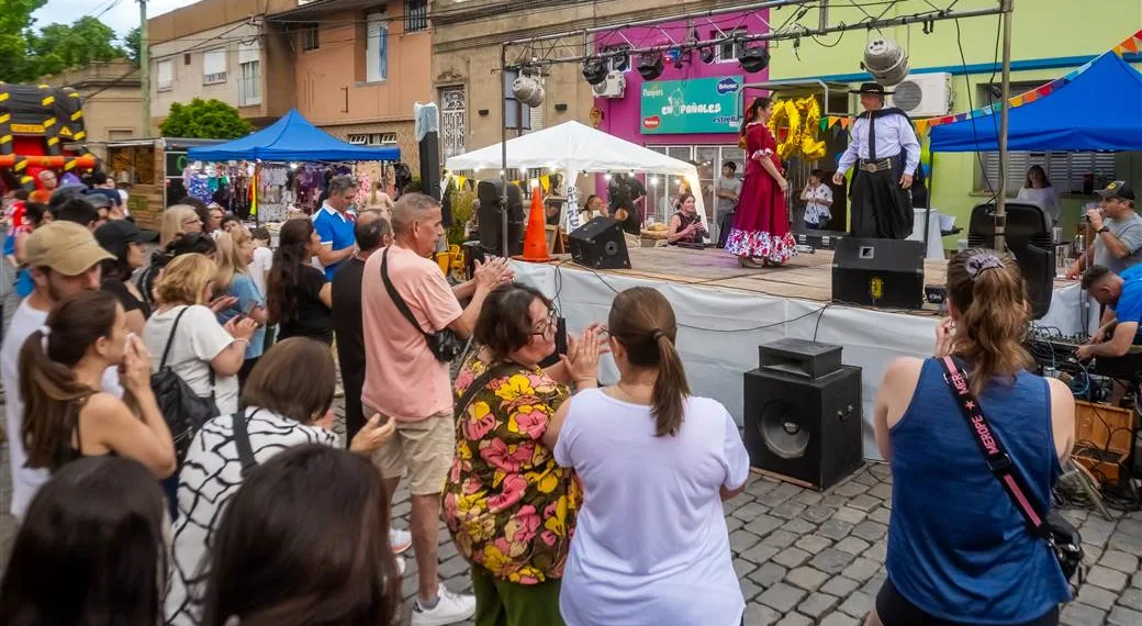 La sociedad de fomento del barrio Pueblo Nuevo celebró sus 102 años con una gran feria