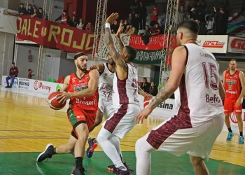 Ciclista sumó su primera victoria al vencer a Lanús en el Coliseo