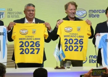 La empresa de Marcos Galperin le compró a Chiqui Tapia la Liga Profesional de Fútbol 2026 y 2627