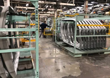 Cayó el empleo industrial: 97% de empresas no sumará personal