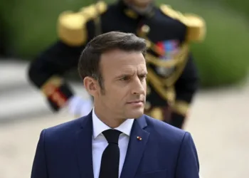 Francia analiza reintroducir el servicio militar voluntario