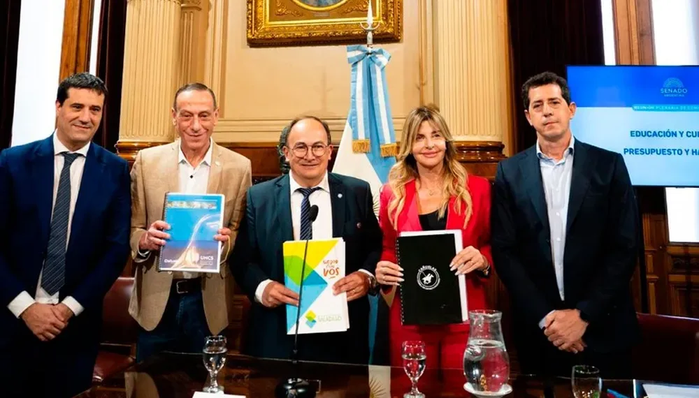 Dos intendentes bonaerenses denuncian un freno a la creación de dos universidades