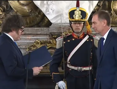 El intendente Pablo Petrecca presente en la jura de Santilli