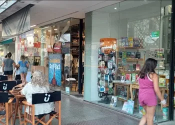 Se habilitan, en promedio, 30 comercios por mes