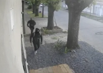 Quedó otra vez detenido el policía por robo calificado