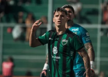 Sarmiento acelera por Santiago Salle