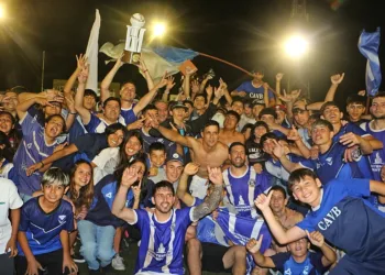 El fútbol local cierra el año con la Finalissima entre Villa y Rivadavia (L)