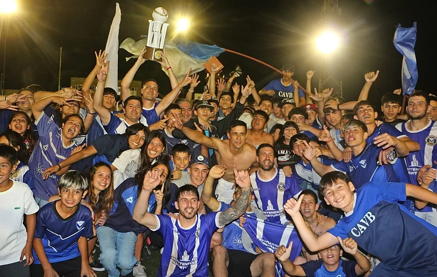 El fútbol local cierra el año con la Finalissima entre Villa y Rivadavia (L)