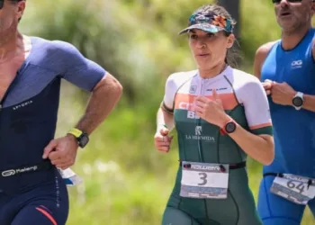 Alejandra Brandone: la historia de la ajedrecista que conquistó el triatlón