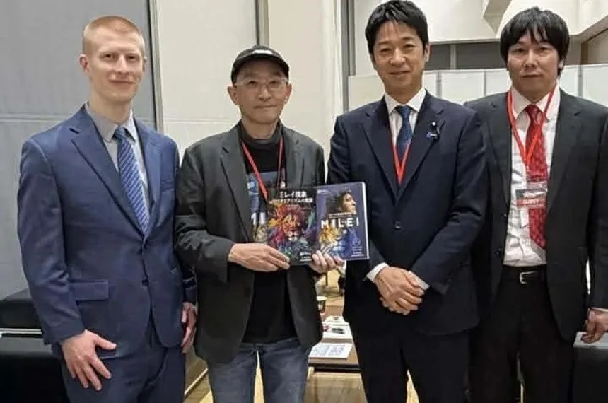 Milei envió copias de sus libros a representantes del Partido de la Restauración de Japón