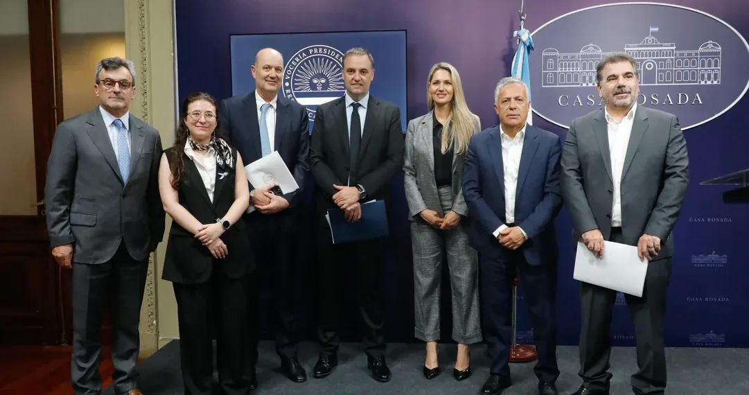 Adorni anunció que los proyectos del Consejo de Mayo serán enviados al Congreso