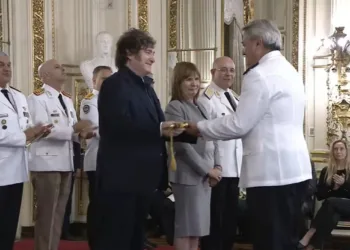 Milei encabezó la ceremonia de ascenso de las Fuerzas de Seguridad