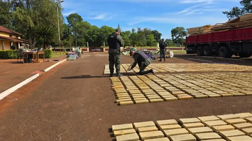Detuvieron a un camionero que llevaba siete toneladas de marihuana
