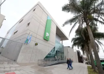 Los bancos cambian de horario en la provincia: 108 municipios afectados