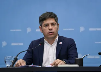 El fin de año de Kicillof: austeridad obligada mientras el peronismo vuelve a implosionar