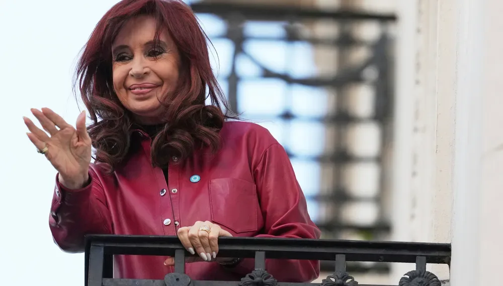 Cristina evoluciona «sin complicaciones post operatorias»