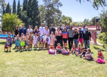 Firma de convenio con instituciones deportivas por las Escuelas de Verano