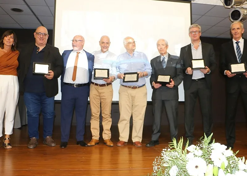 Entregaron placas de reconocimiento a ex presidentes del Colegio de Abogados