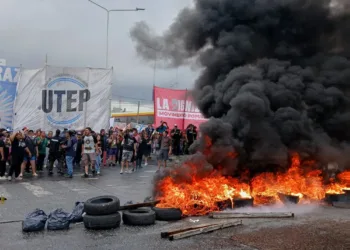Piqueteros realizaron cortes contra la reforma laboral y el ajuste en varias zonas de la provincia