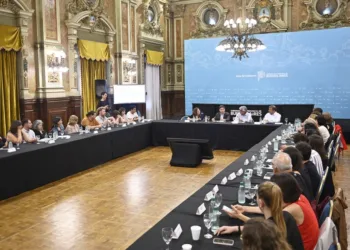 Kicillof encabezó una reunión para la  Prevención y Erradicación del Trabajo Infantil