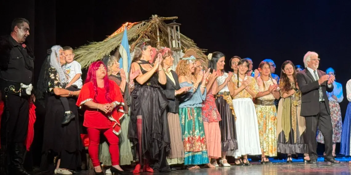 Vecinos a Escena presentó su obra anual con enorme respuesta del público