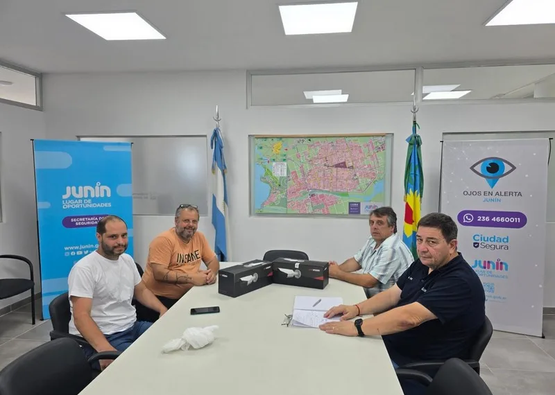 Reunión de trabajo entre funcionarios de  Seguridad y fomentistas de Villa Belgrano