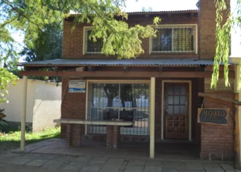 Cuánto cuesta alquilar casa y comer en la laguna